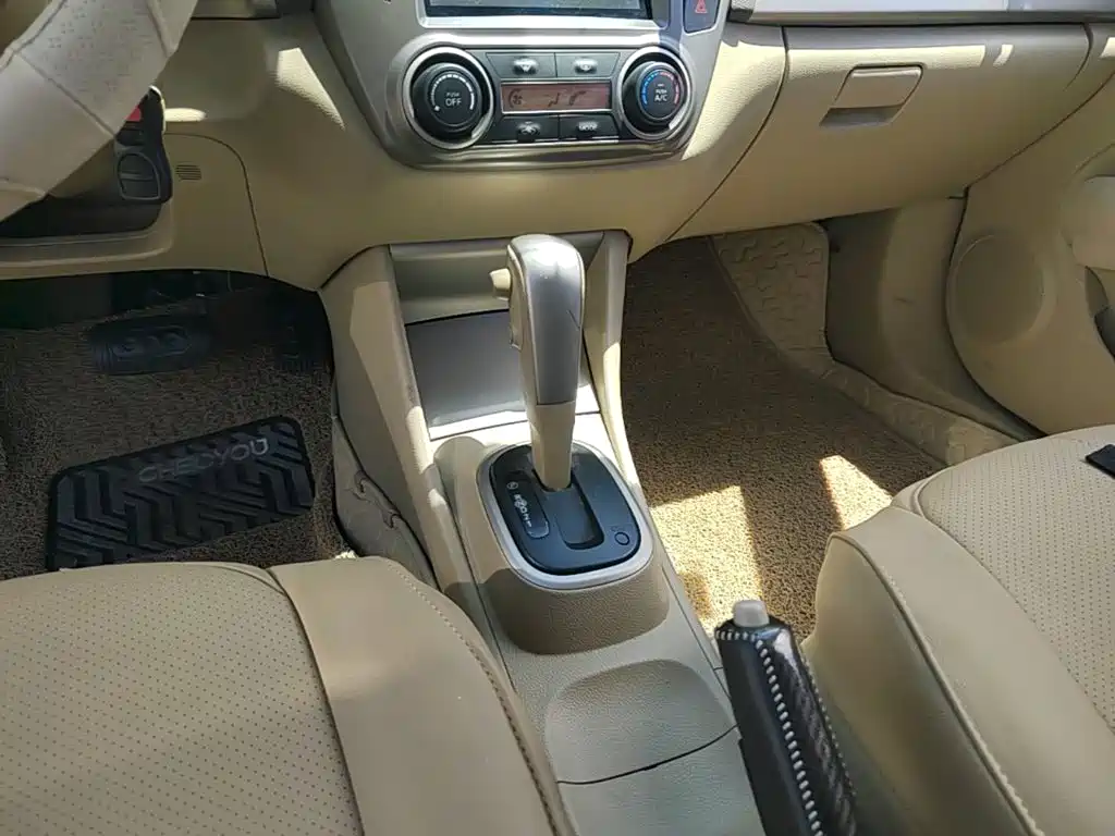 Nissan Sylphy 2016 — фото 10