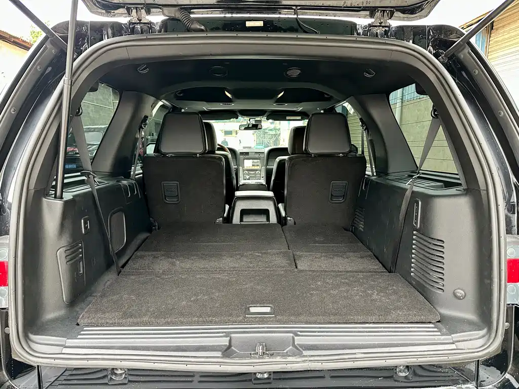 Lincoln Navigator 2017 — фото 17