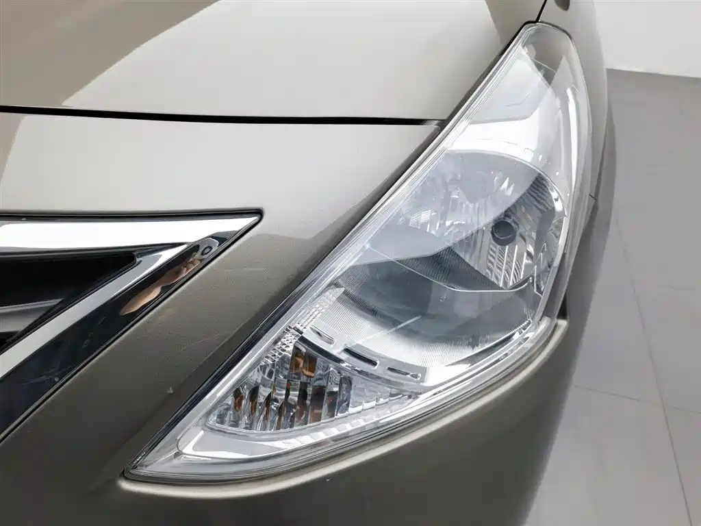 Nissan Sunny 2017 — фото 7
