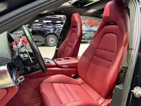 Porsche Panamera 2021