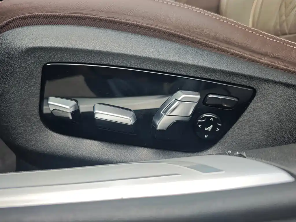 BMW 7 Series 2018 — фото 15