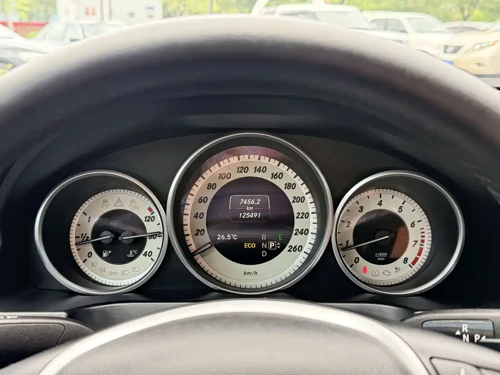 Mercedes-Benz E-Class 2015 — фото 14