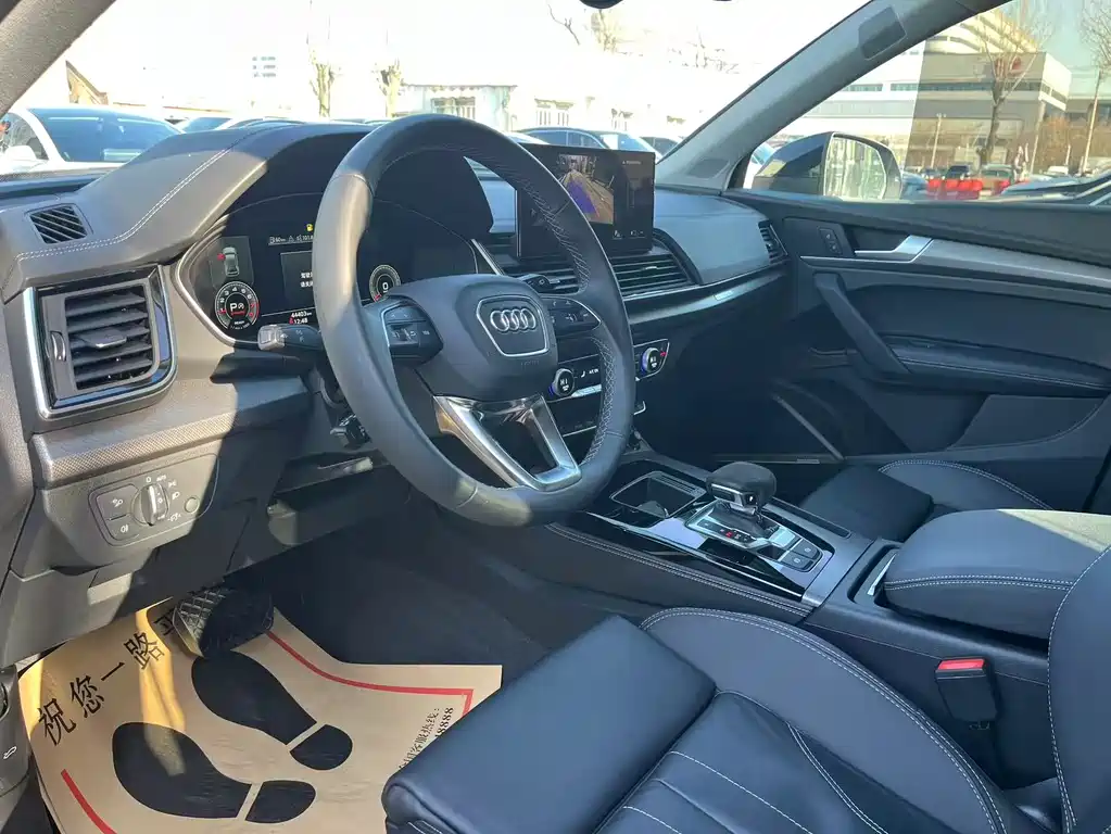 Audi Q5L 2022 — фото 14