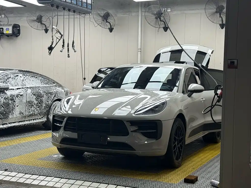 Porsche Macan 2022 — фото 1