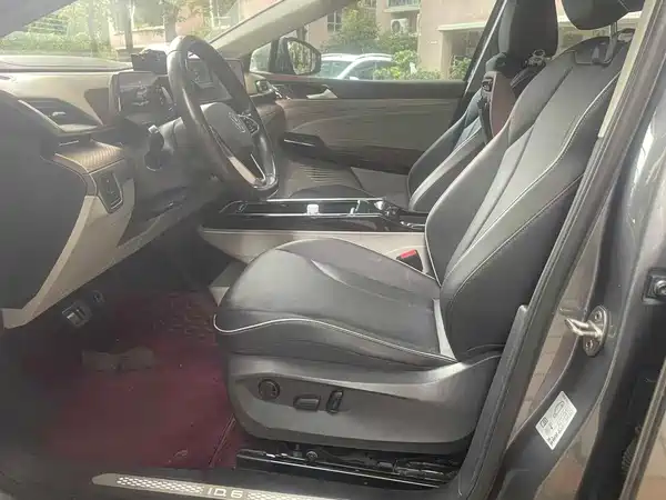 Volkswagen ID.6 2022