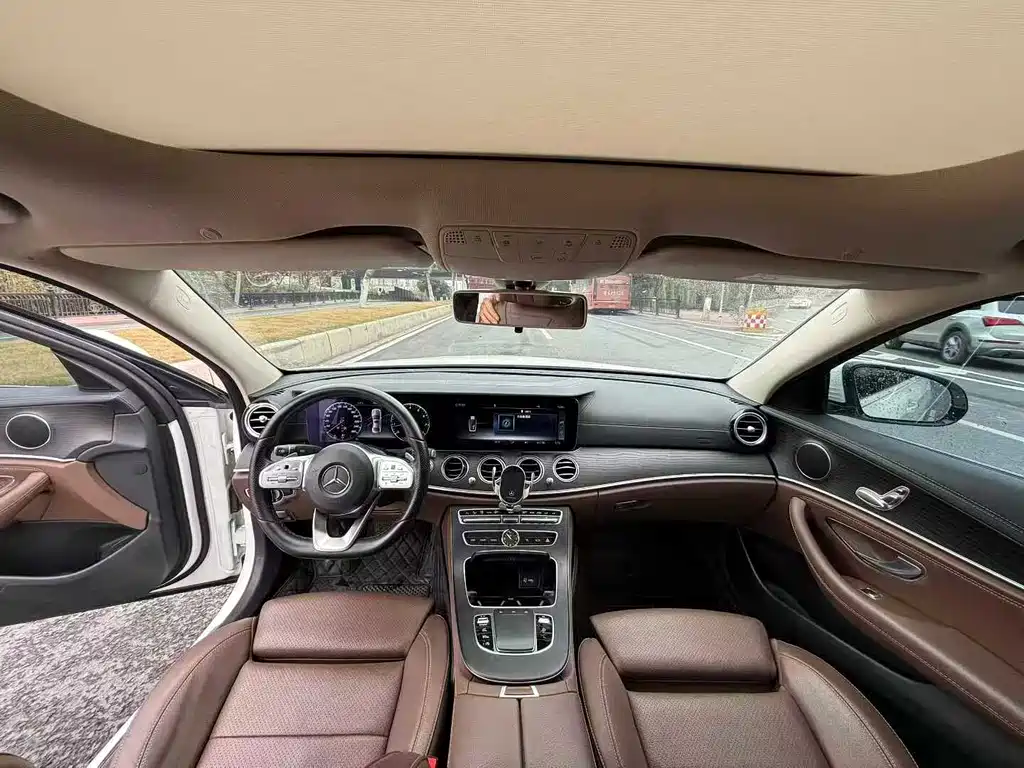 Mercedes-Benz E-Class 2020 — фото 7