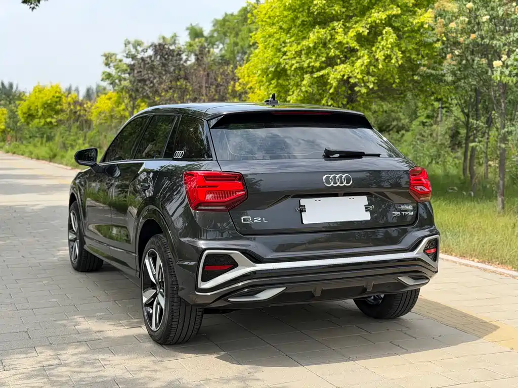 Audi Q2L 2022 — фото 24