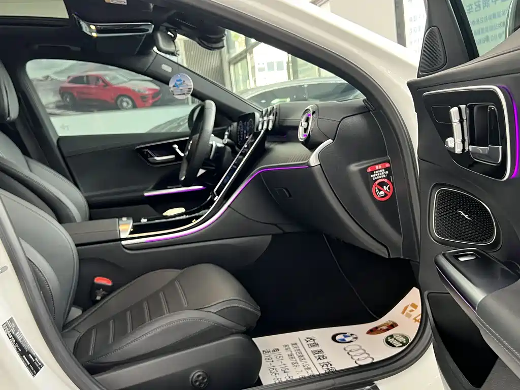 Mercedes-Benz C-Class 2024 — фото 16