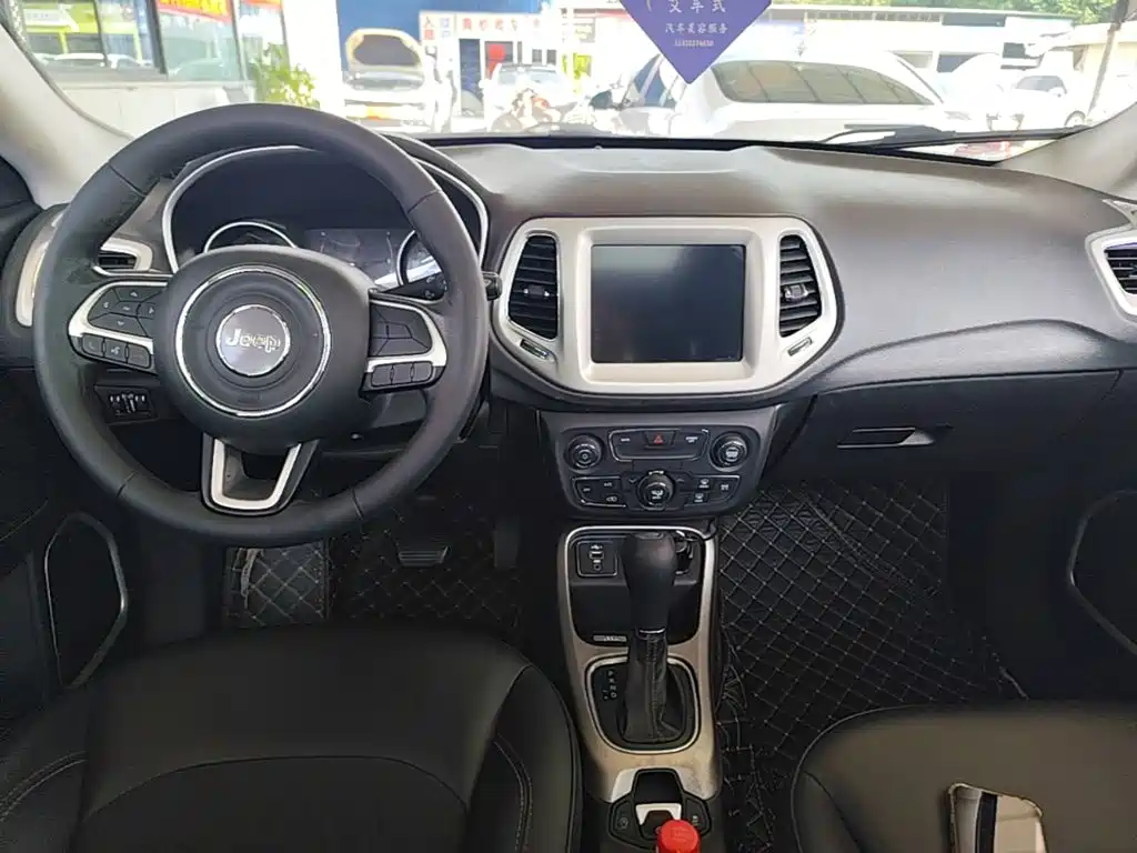 Jeep Compass 2020 — фото 10