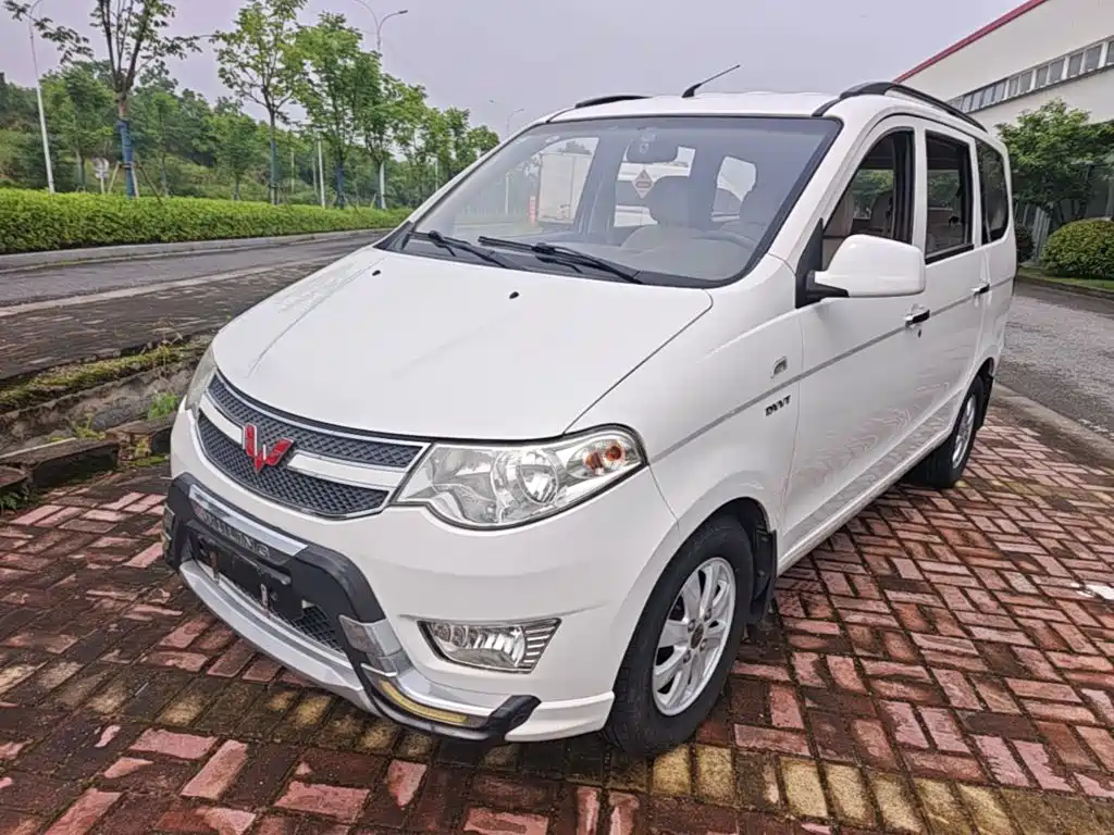 Wuling Hongguang 2016 — фото 2