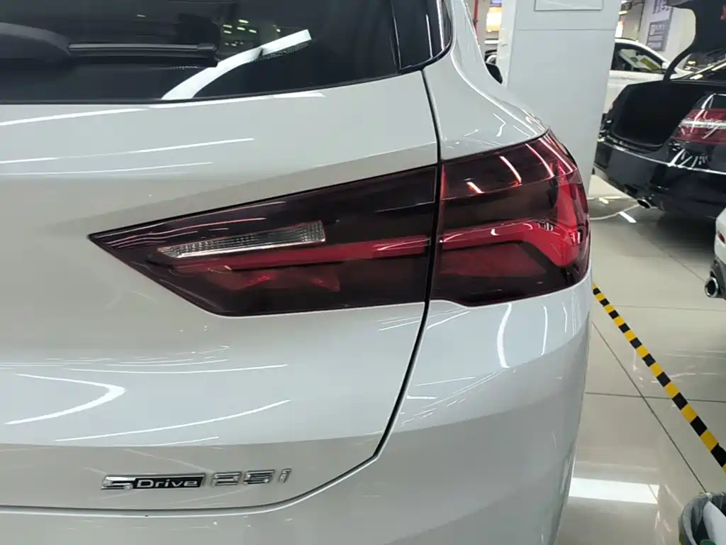 BMW X2 2021 — фото 8