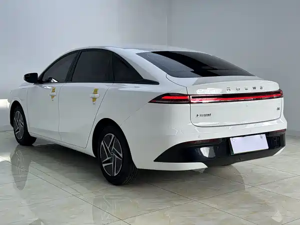 Roewe D6 2025