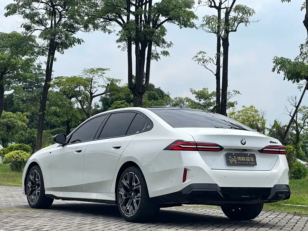 BMW 5 Series 2026