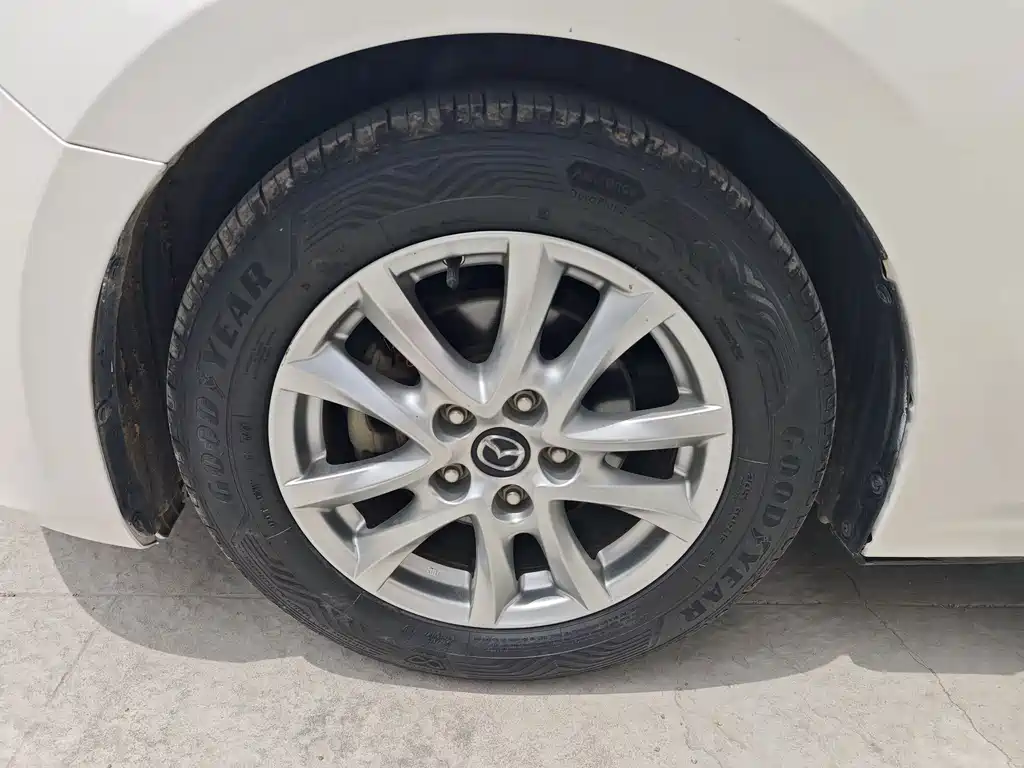 Mazda 3 Axela 2015 — фото 12