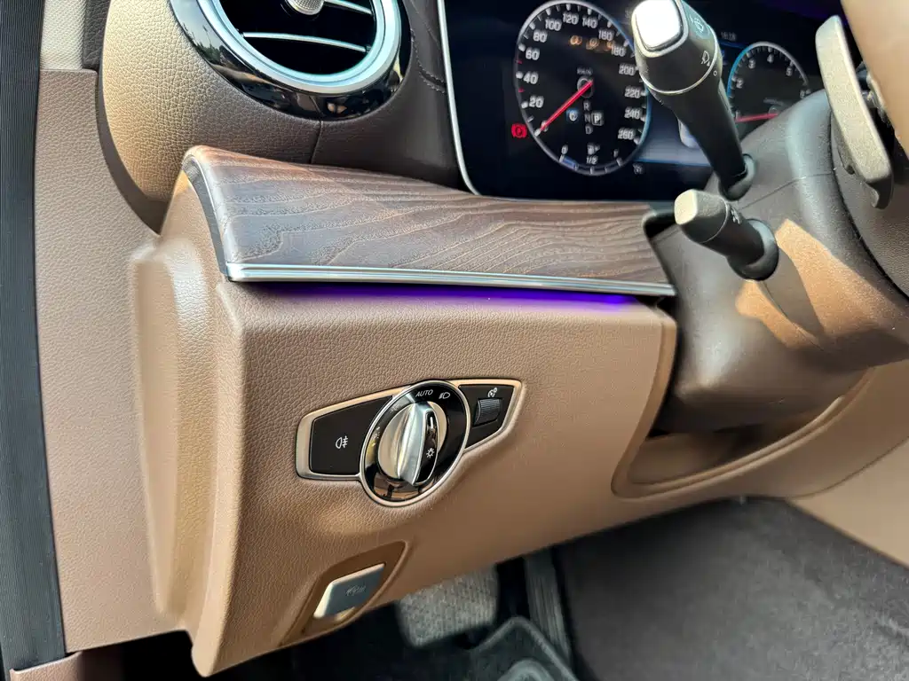Mercedes-Benz E-Class 2020 — фото 10