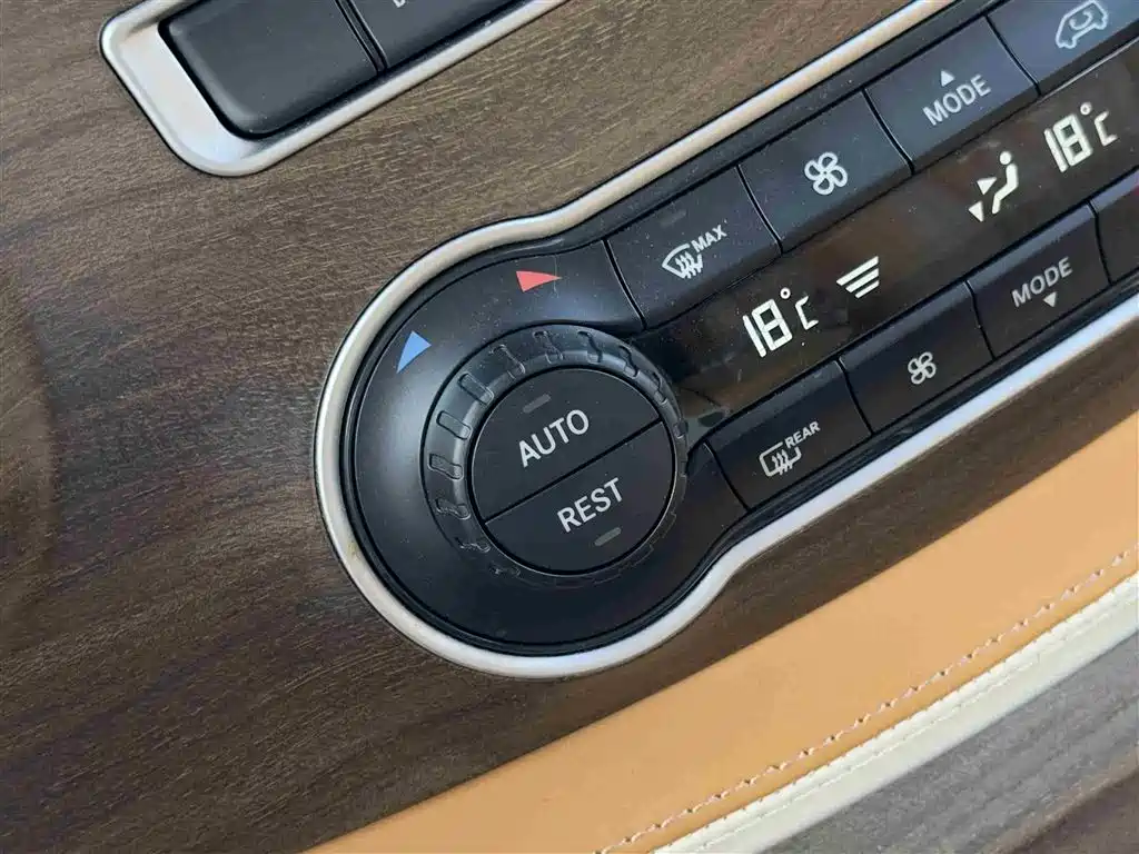 Mercedes-Benz Vito 2022 — фото 15