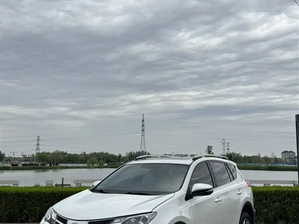 Toyota RAV4 2015