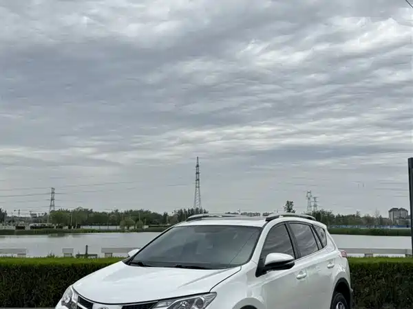 Toyota RAV4 2015