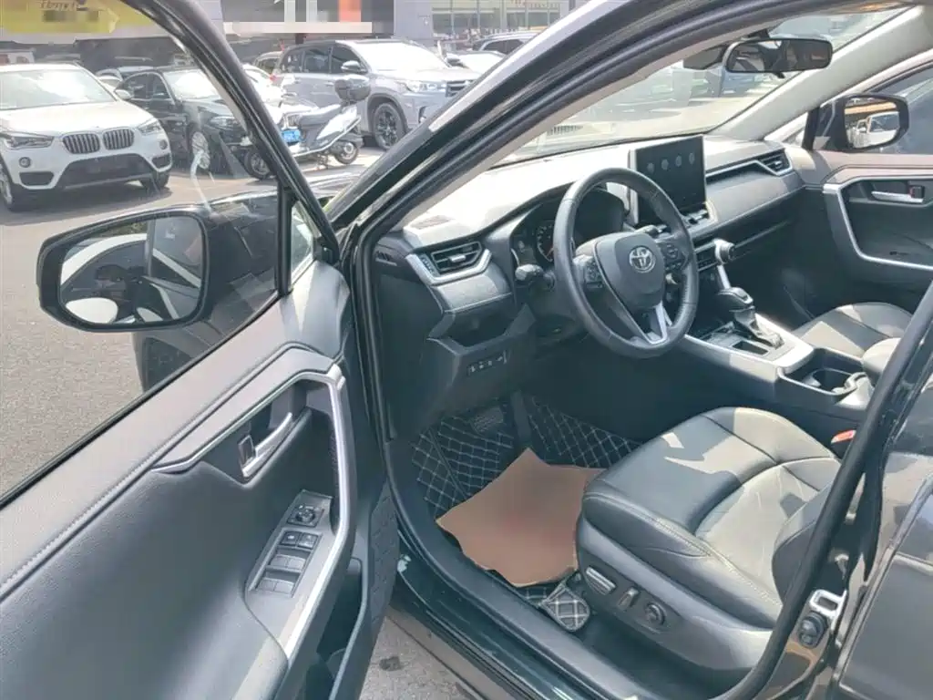 Toyota Wildlander 2023 — фото 16