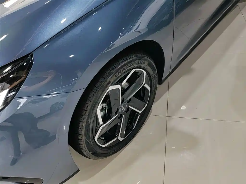 BYD Seal 06 2025 — фото 23