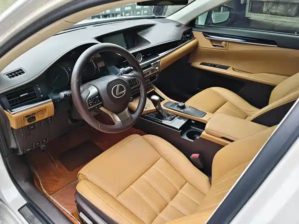 Lexus ES 2017