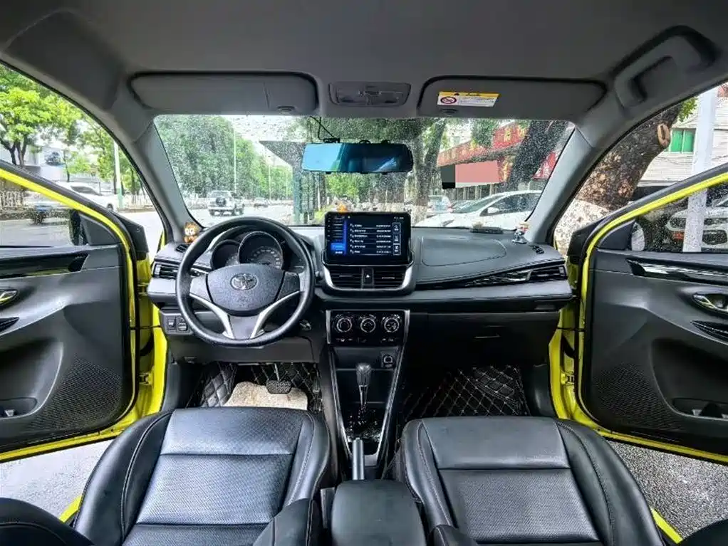 Toyota Yaris L 2020 — фото 5