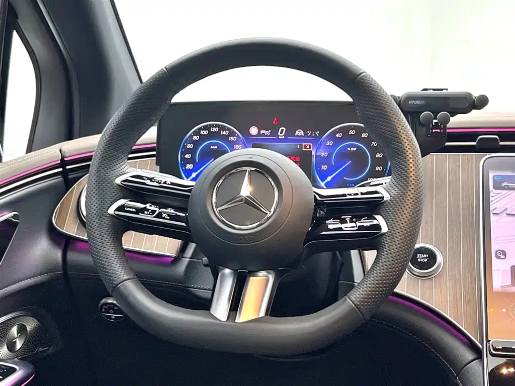 Mercedes-Benz EQE SUV 2024 — фото 14