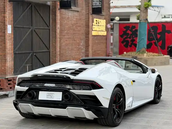 Lamborghini Huracan 2022
