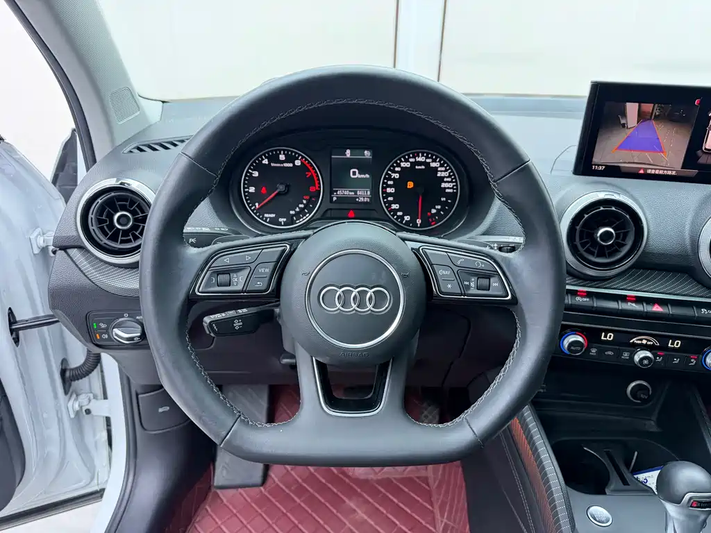 Audi Q2L 2022 — фото 11
