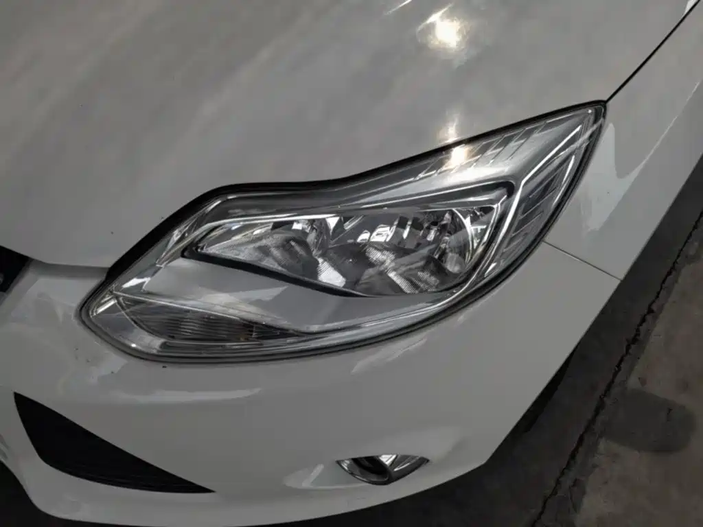Ford Focus 2015 — фото 24