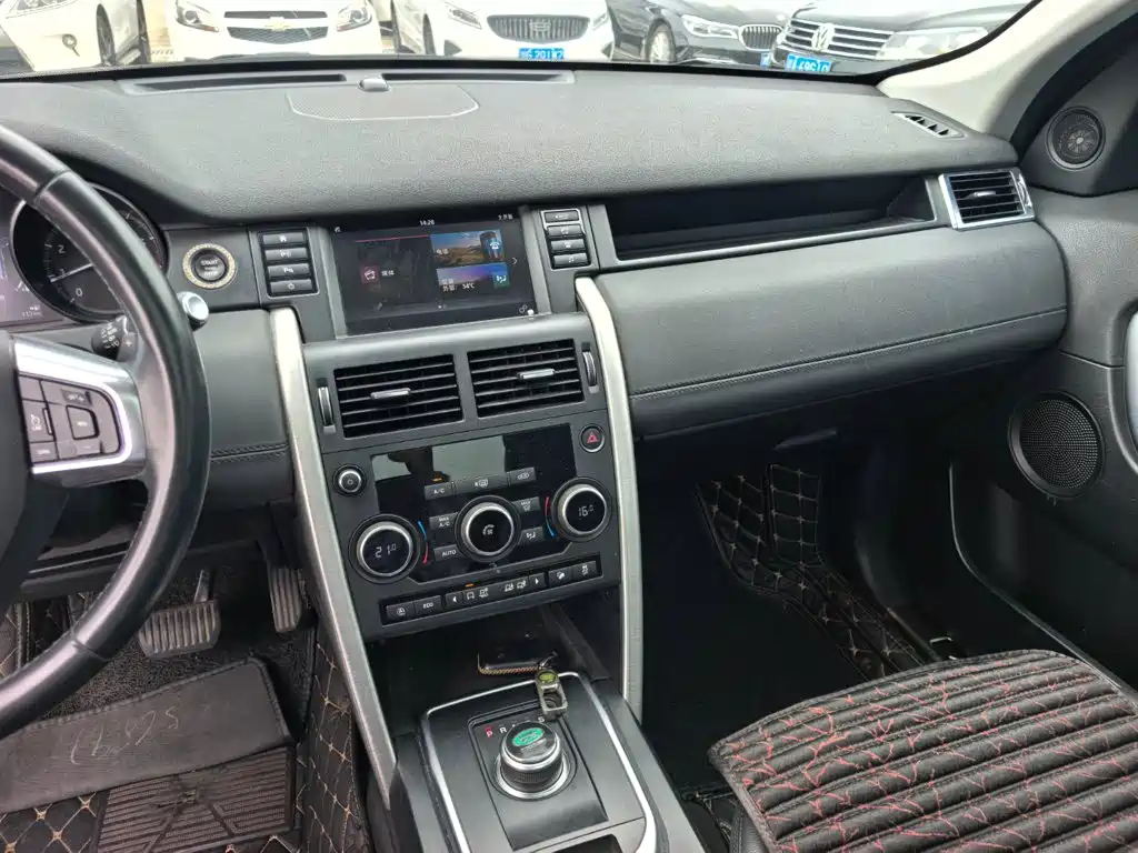 Land Rover Discovery Sport 2018 — фото 12