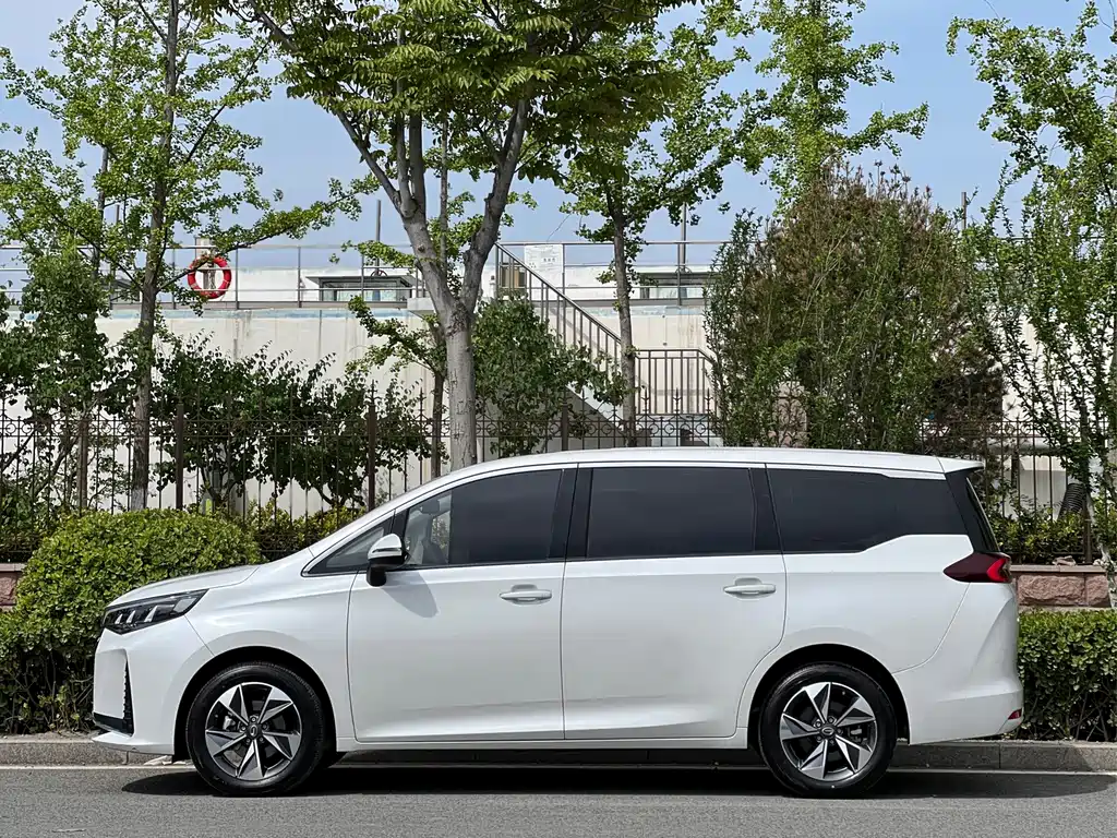 GAC Motor Trumpchi M6 2024 — фото 4