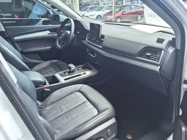 Audi Q5L 2021