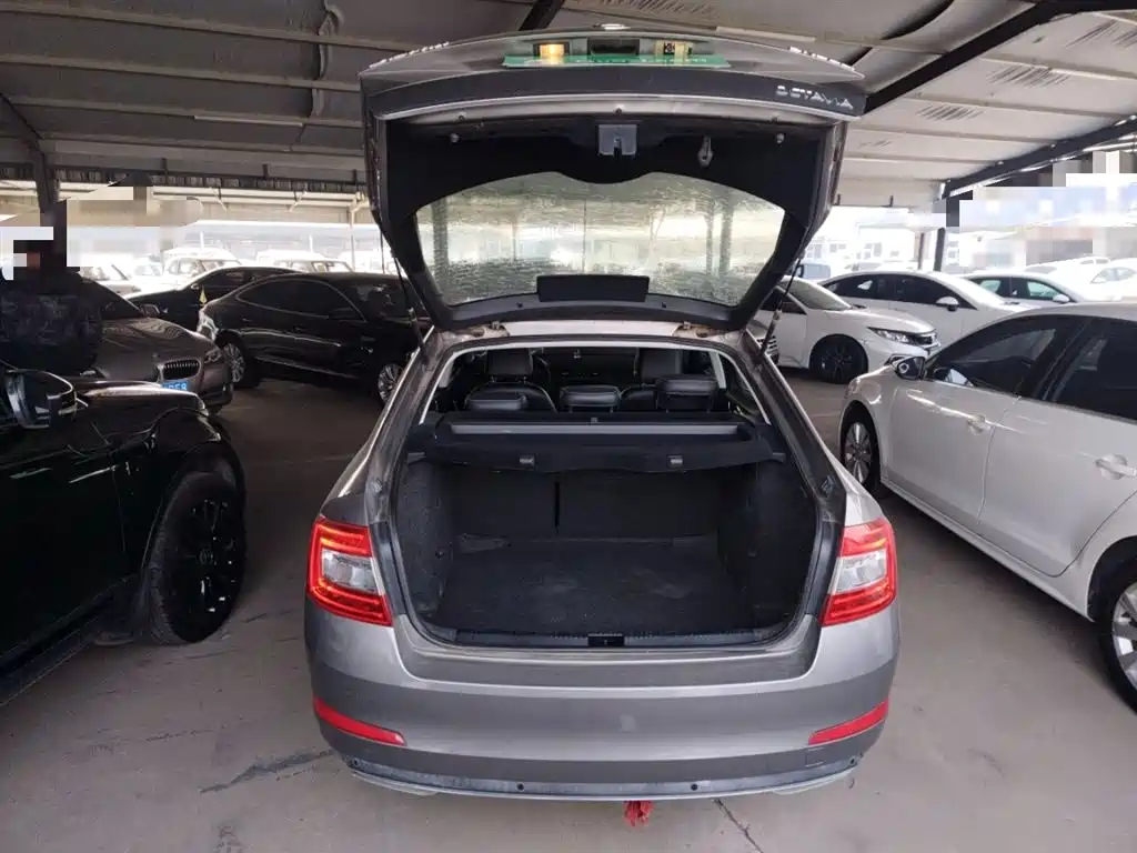 Skoda Octavia 2016 — фото 15