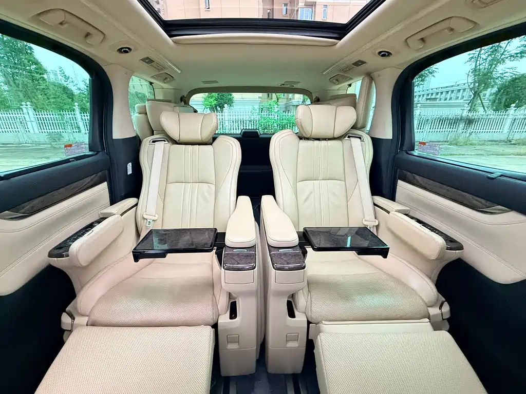 Toyota Vellfire 2021 — фото 18