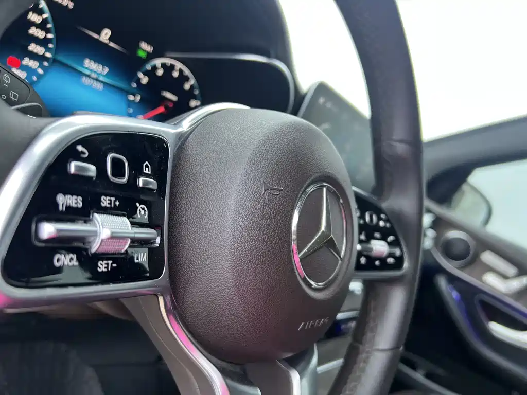 Mercedes-Benz GLC 2020 — фото 27