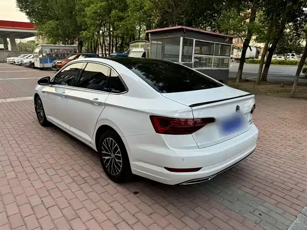 Volkswagen Sagitar 2020