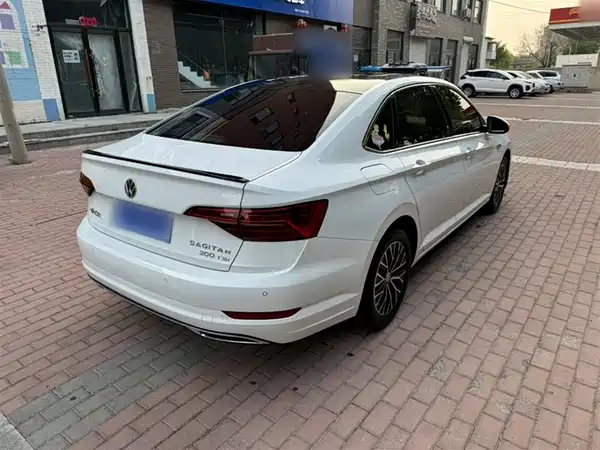 Volkswagen Sagitar 2020