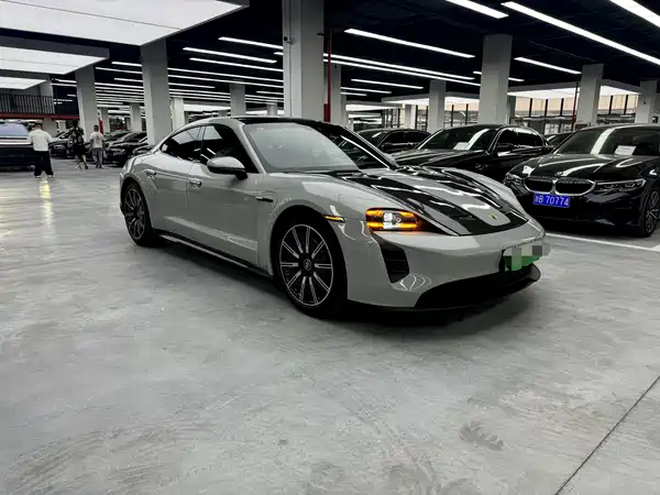 Porsche Taycan 2019