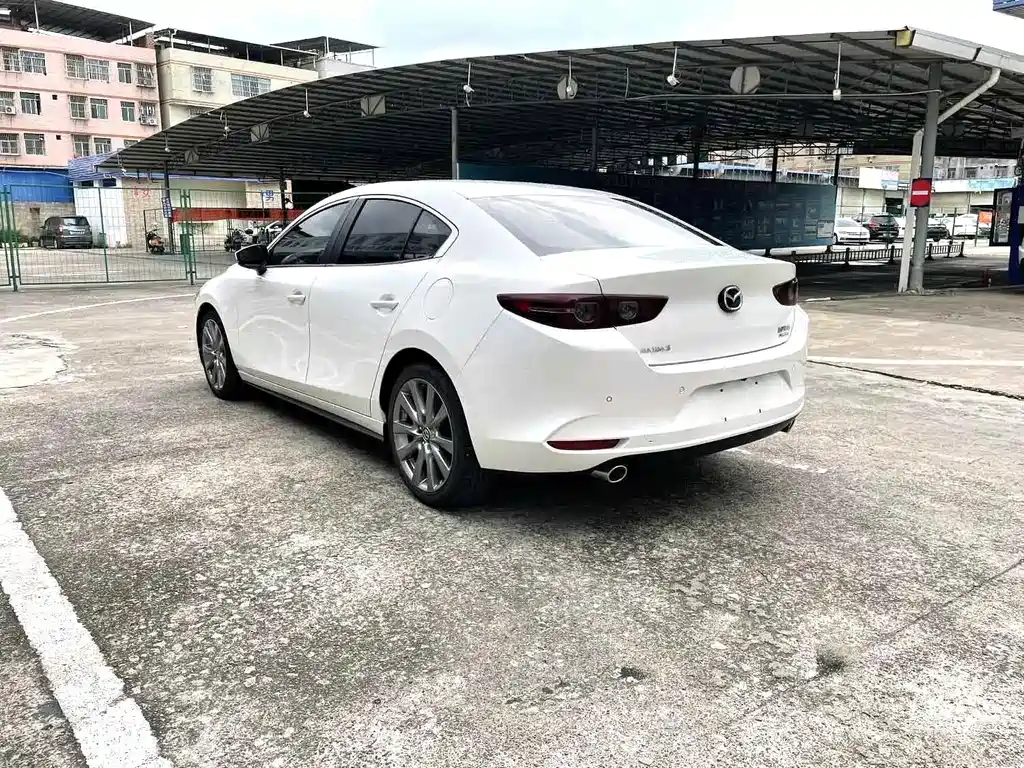 Mazda 3 Axela 2021 — фото 5