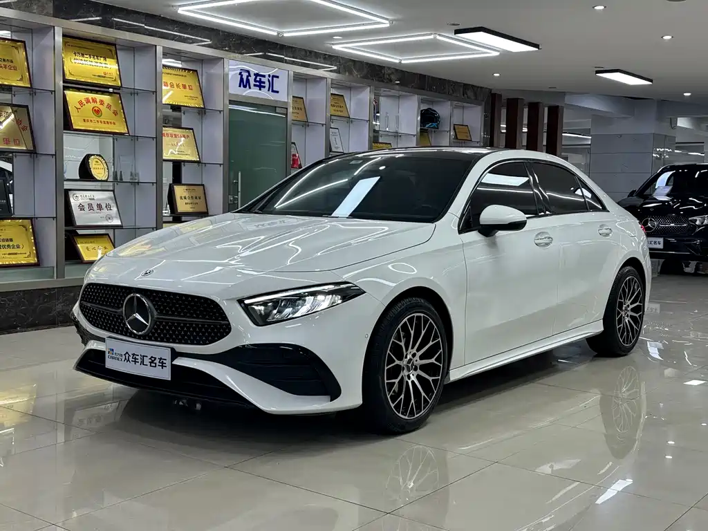 Mercedes-Benz A-Class 2024 — фото 1