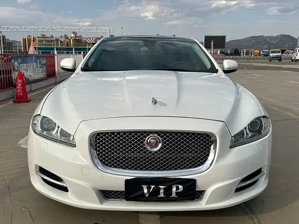 Jaguar XJ 2016