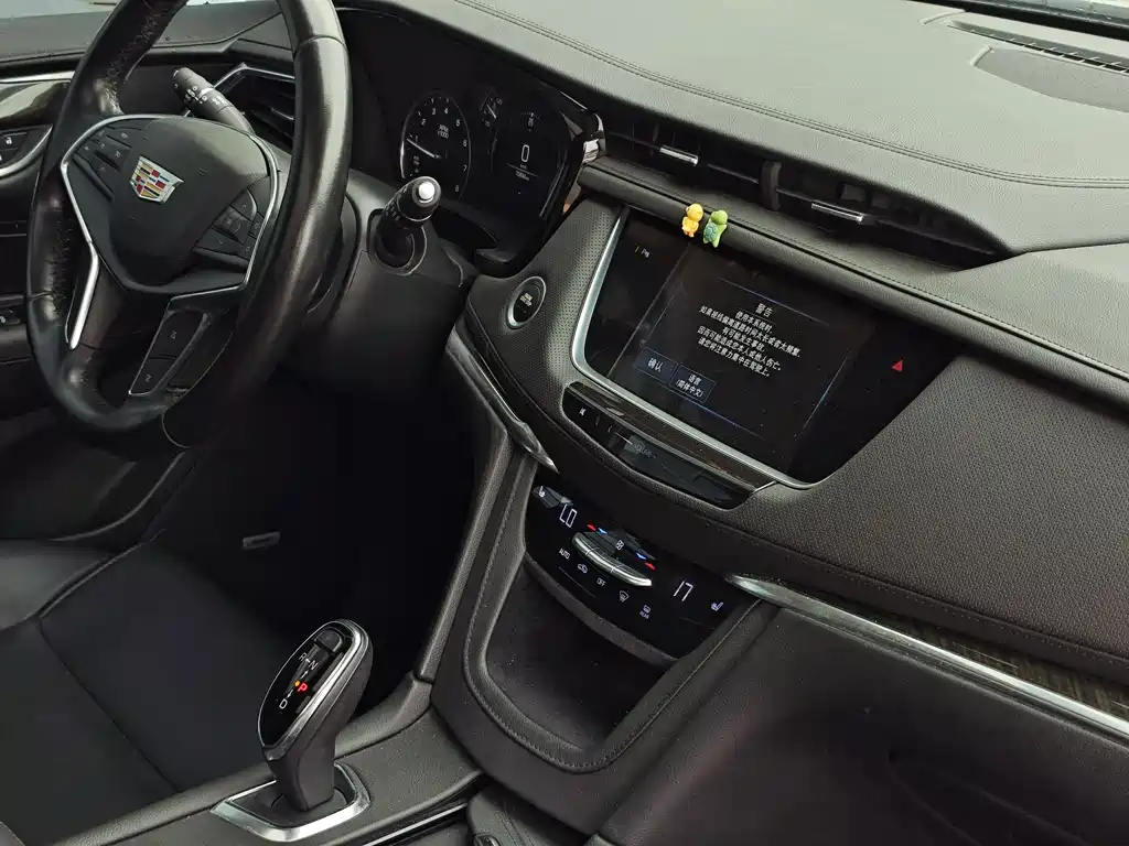 Cadillac XT5 2019 — фото 13