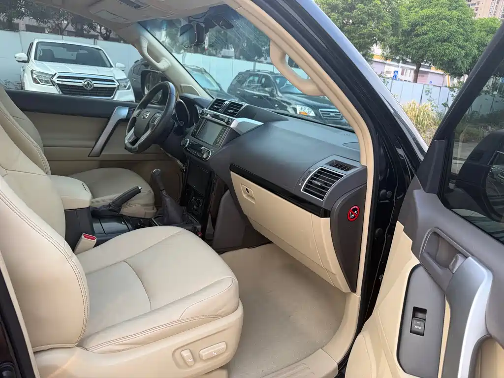 Toyota Prado 2016 — фото 10