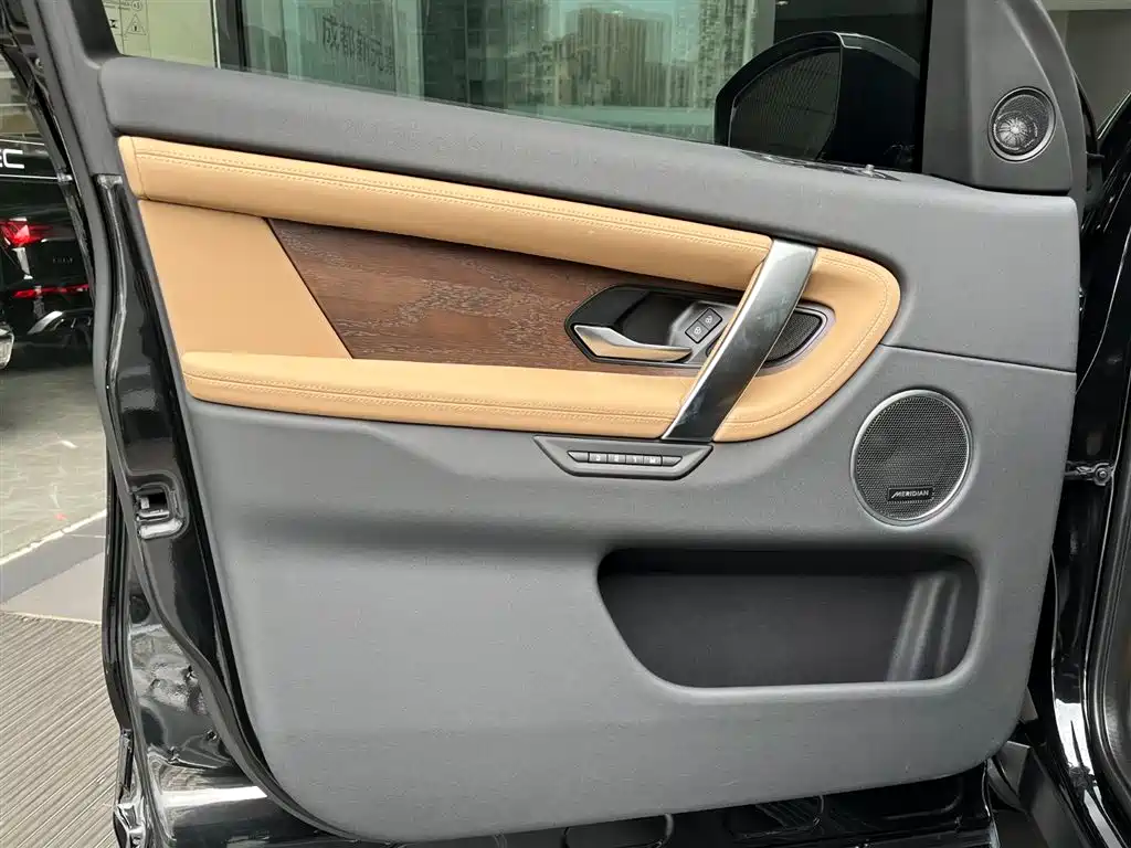 Land Rover Discovery Sport 2025 — фото 13
