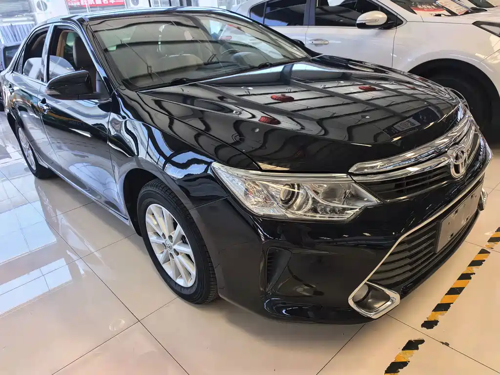 Toyota Camry 2015 — фото 3