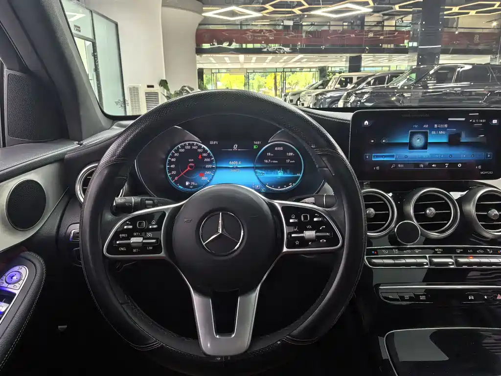 Mercedes-Benz GLC 2020 — фото 16