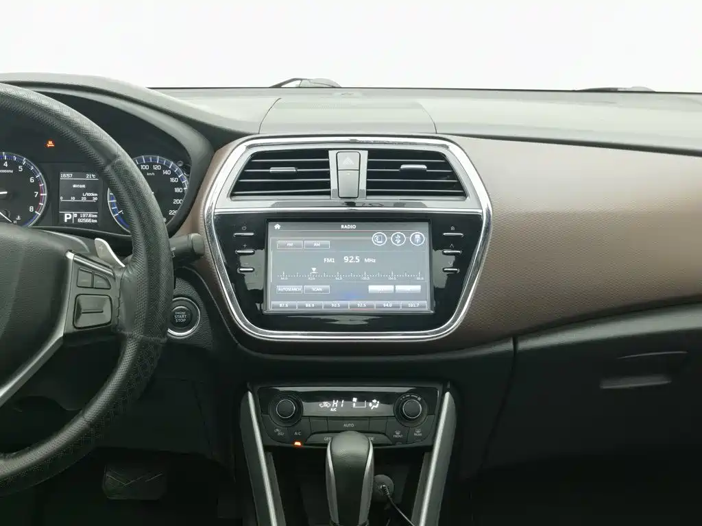 Suzuki Vitara 2018 — фото 12