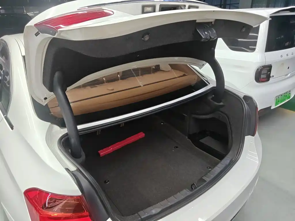 BMW 3 Series 2014 — фото 15