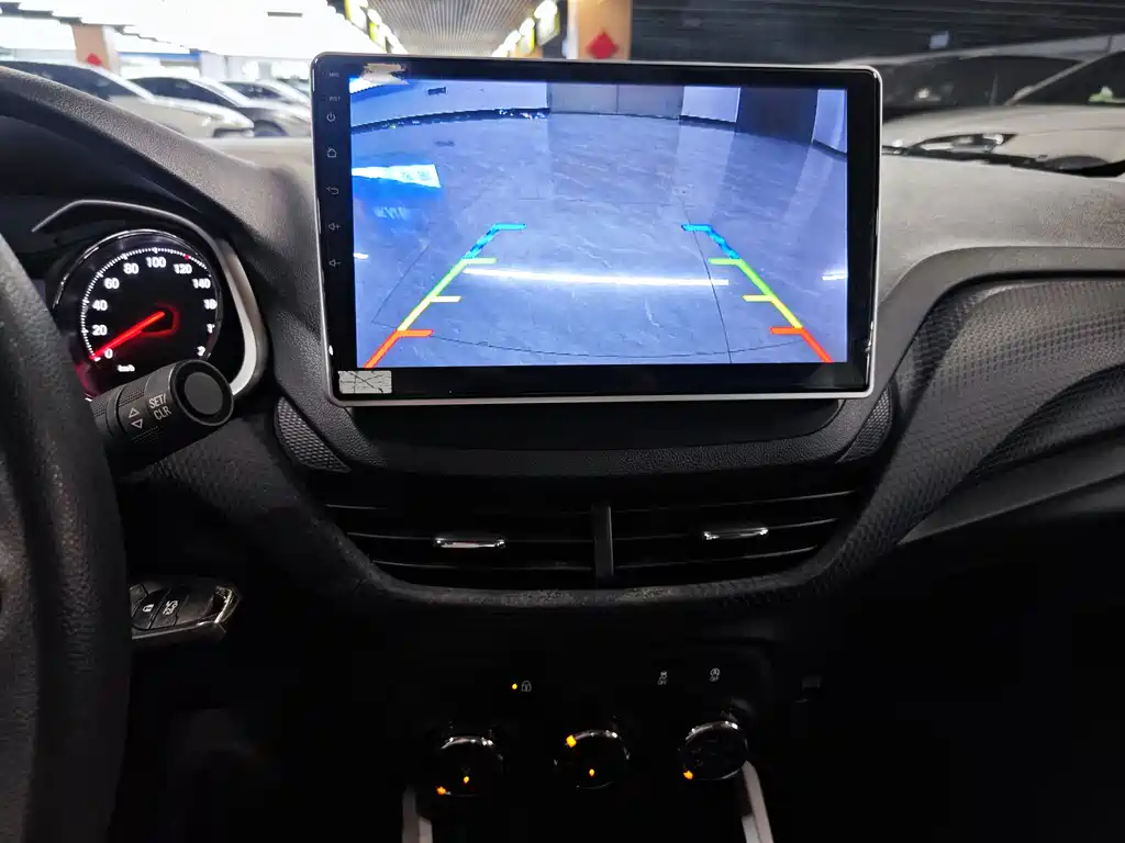 Chevrolet Cavalier 2020 — фото 13